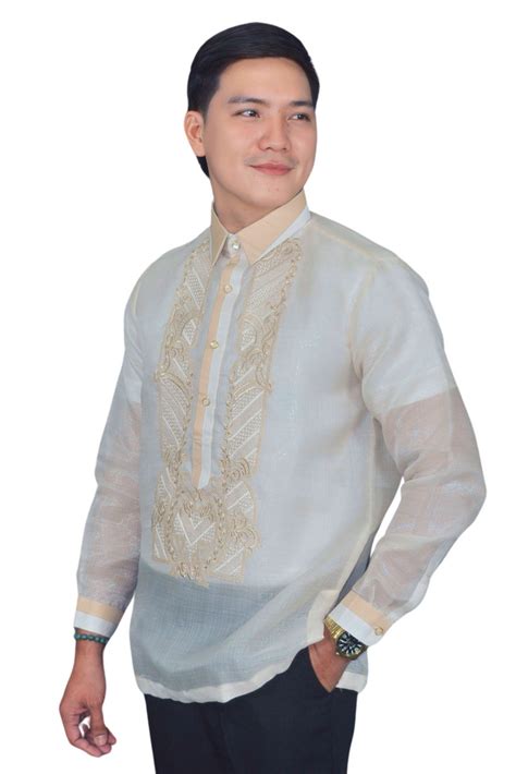 luxury in Tagalog .